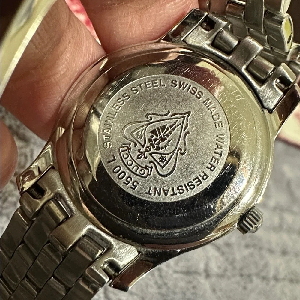 Gucci Womens Silver Stainless Steel Black Dial Watch